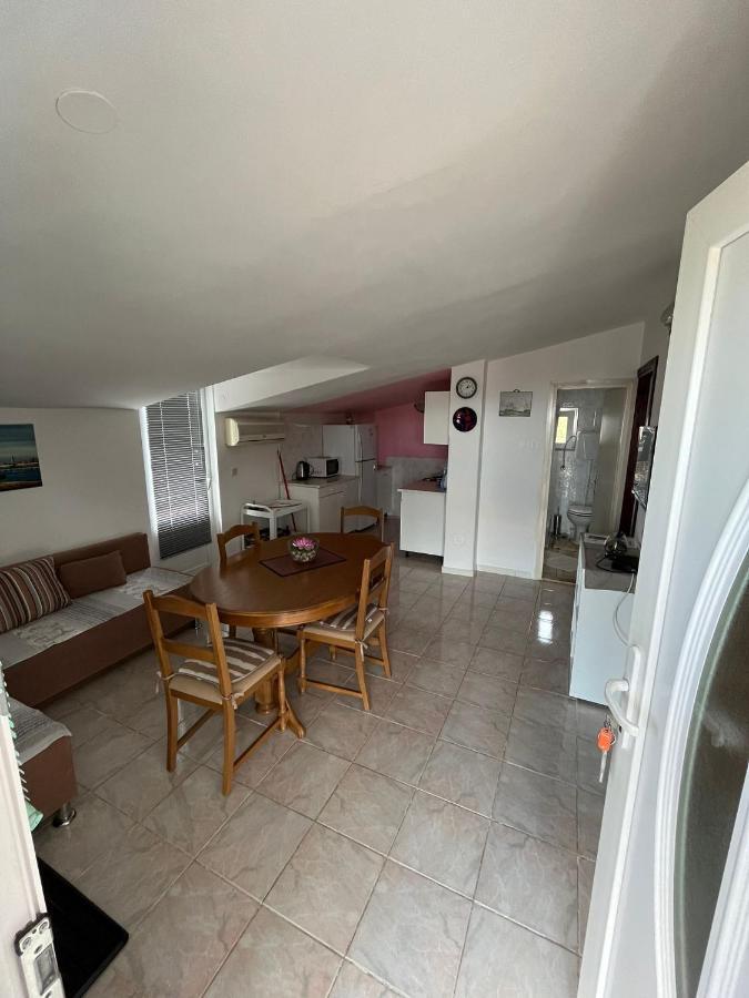 Apartments Tea Karlobag Eksteriør billede