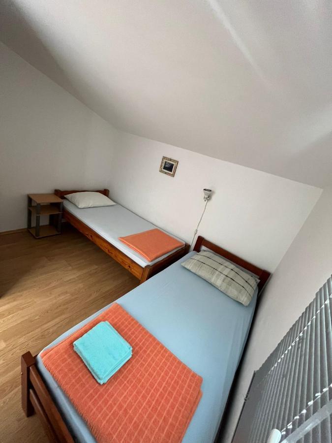Apartments Tea Karlobag Eksteriør billede