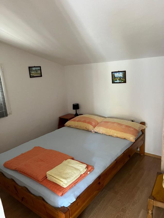 Apartments Tea Karlobag Eksteriør billede